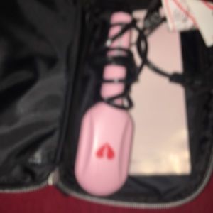 Mini straightening brush